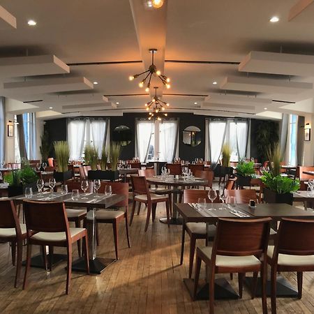 Logis Hotel & Restaurant - Les Bords De Seine La Roche-Guyon Exteriör bild
