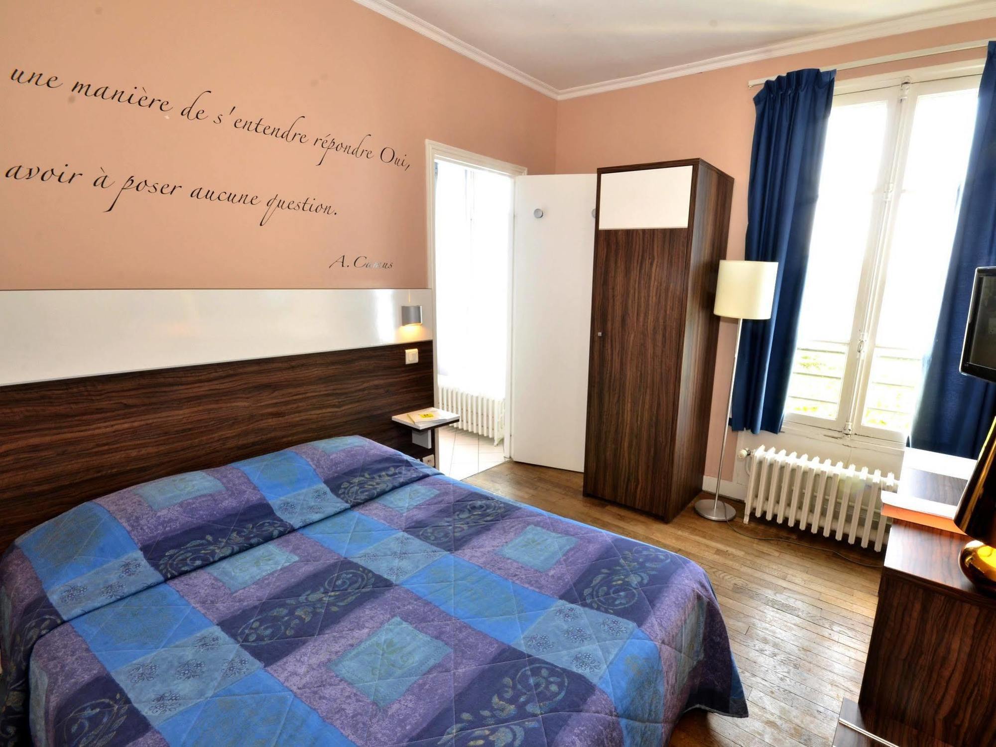 Logis Hotel & Restaurant - Les Bords De Seine La Roche-Guyon Exteriör bild